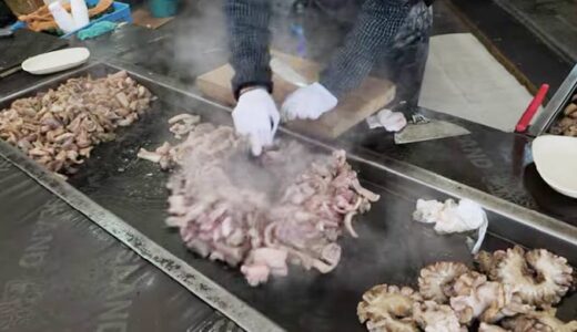 【屋台】牡丹市場の「豚モツ鉄板焼き」動画