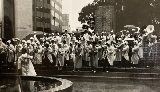 アーカイブ写真36－雨の日の示威行進