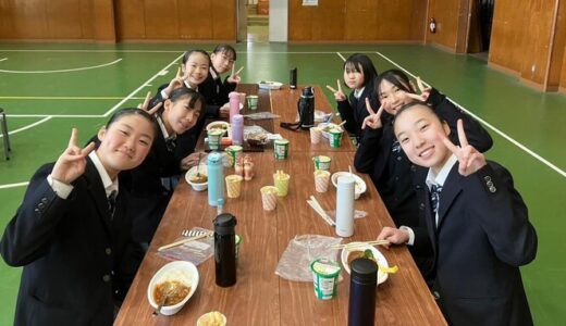 【学校だより】今年度最後の給食はハヤシライスー東京第4初中